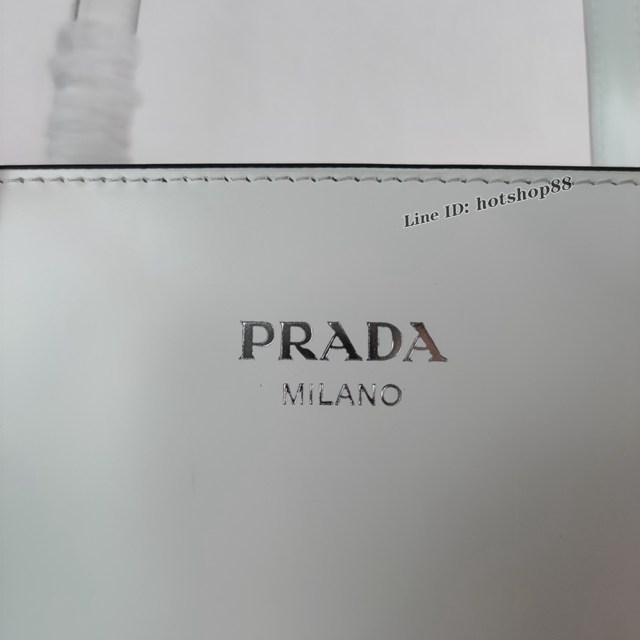 Prada專櫃2022全新系列亮面小牛皮中號手提包 1BA350 普拉達Cleo系列托特包 csp1041